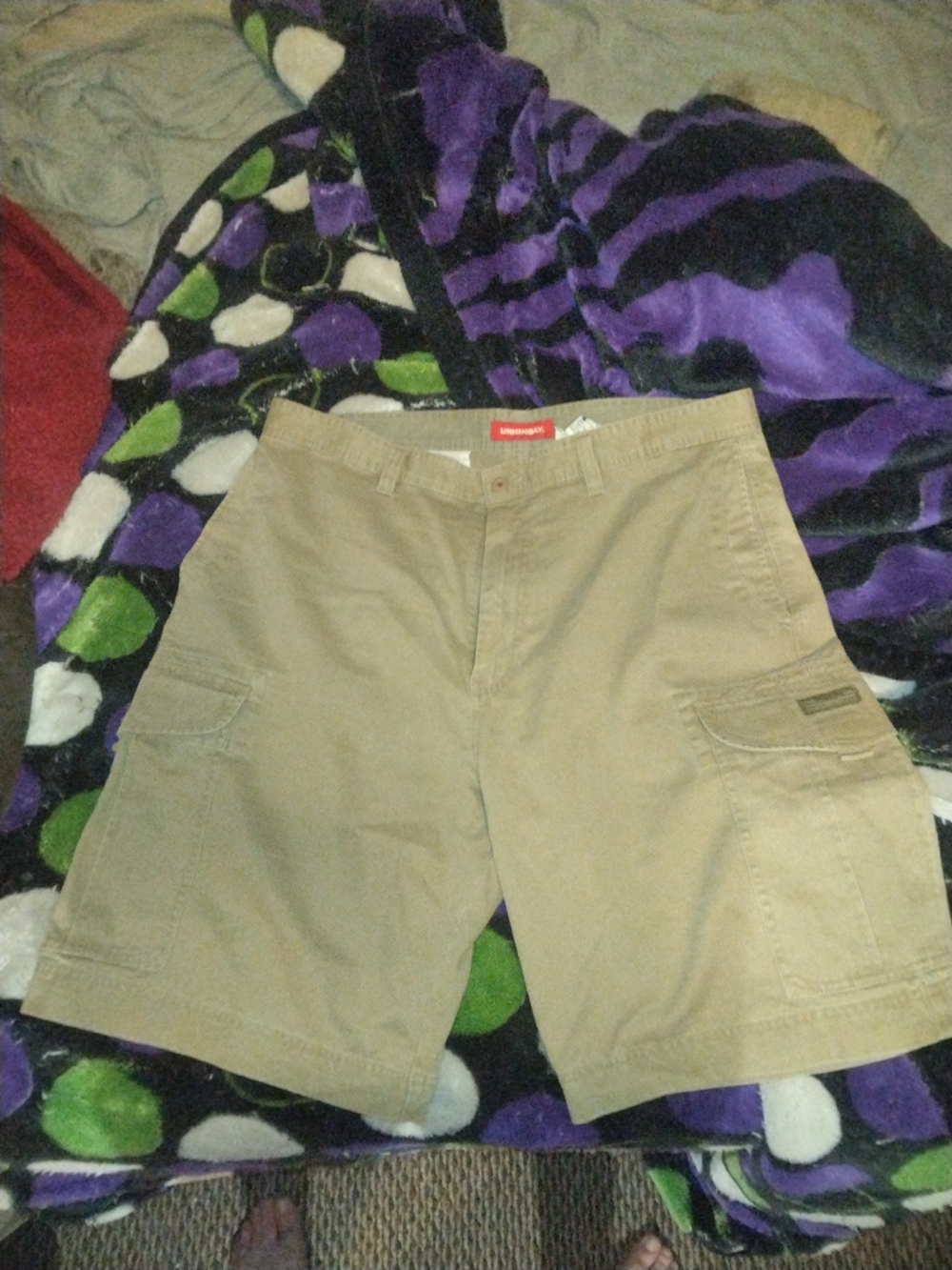 Men's Unionbay Khaki Cargo Shorts - Inseam 11" - Size 40